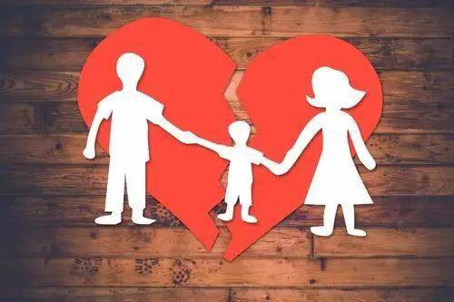 有房产的离婚小孩怎么判(有房产的离婚小孩怎么判给女方)